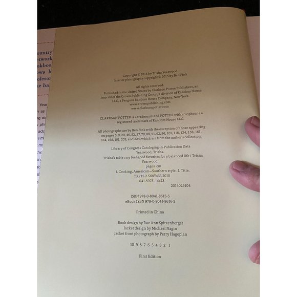 Trisha Yearwood "Trisha's Table" Cookbook - Picture 3 of 5